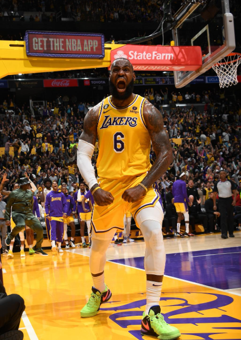 Lakers’ official Twitter feed posts photo of James’ classic rant, 22-day countdown to new season