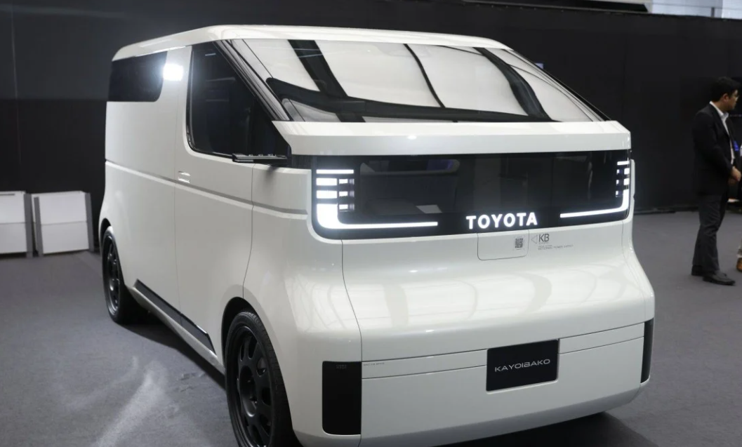 Japanese automakers to showcase electric cars at Mobility Expo